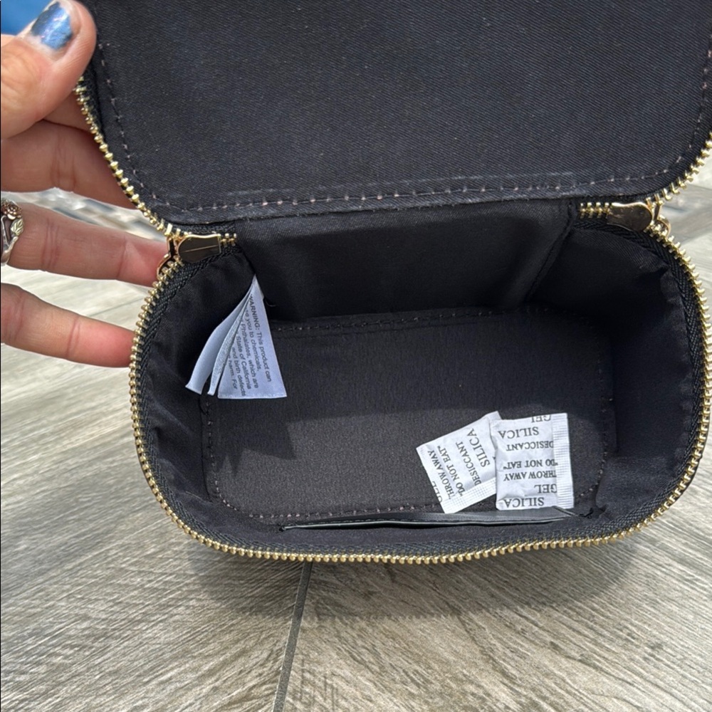 NWT! Valentino Black Quilted Vanity Rhinestone Soft Mini Crossbody Bag - Picture 6 of 7